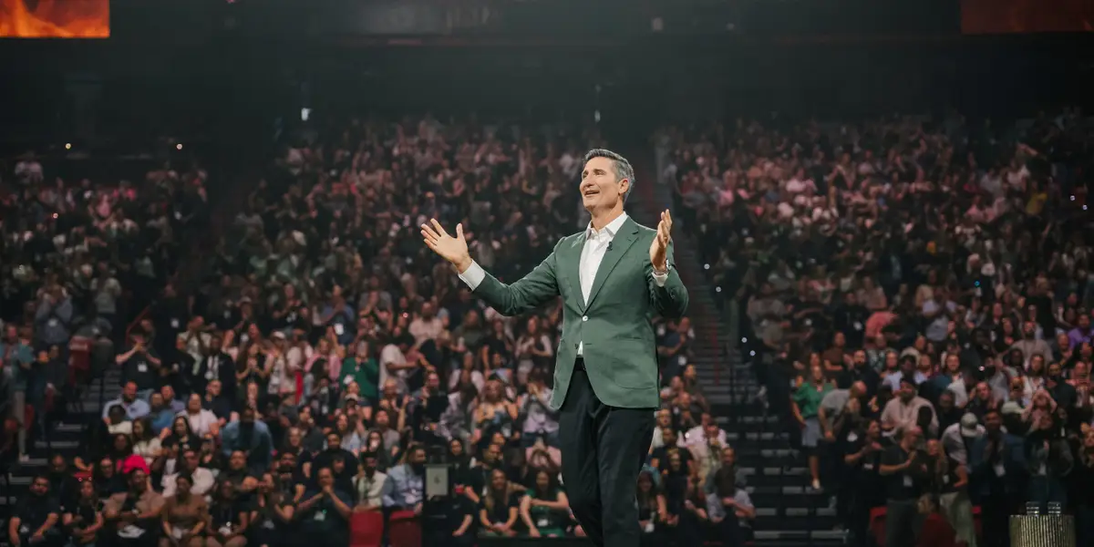 Featured image for Starbucks CEO Brian Niccol's Year-One Review: Progress and Future Plans