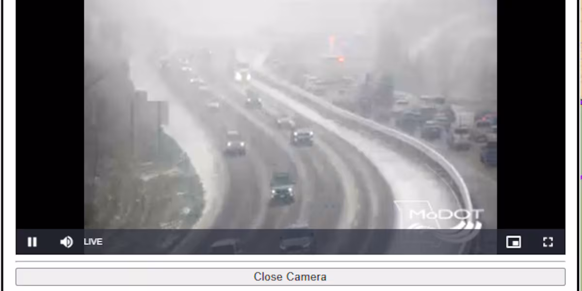 First Snowfall Causes Hazardous Road Conditions in St. Louis