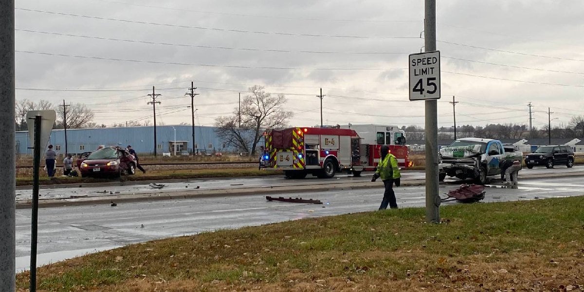 Fatal Crash in South Lincoln Claims Life of 32-Year-Old Man