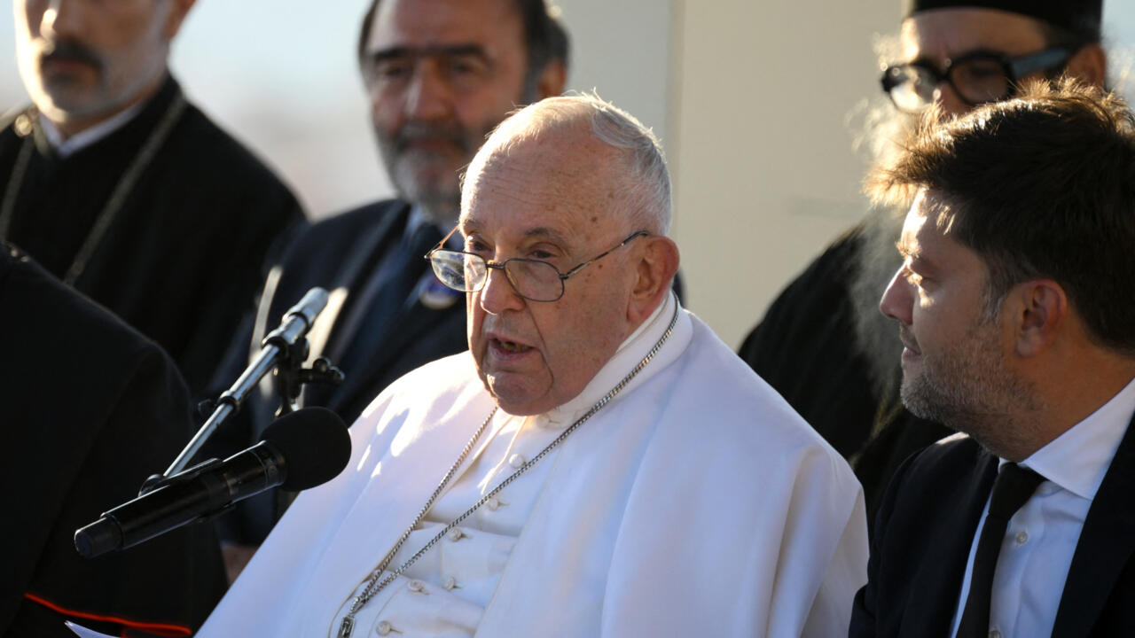 Pope Francis Urges Rescue for Those at Sea Facing Drowning Risk