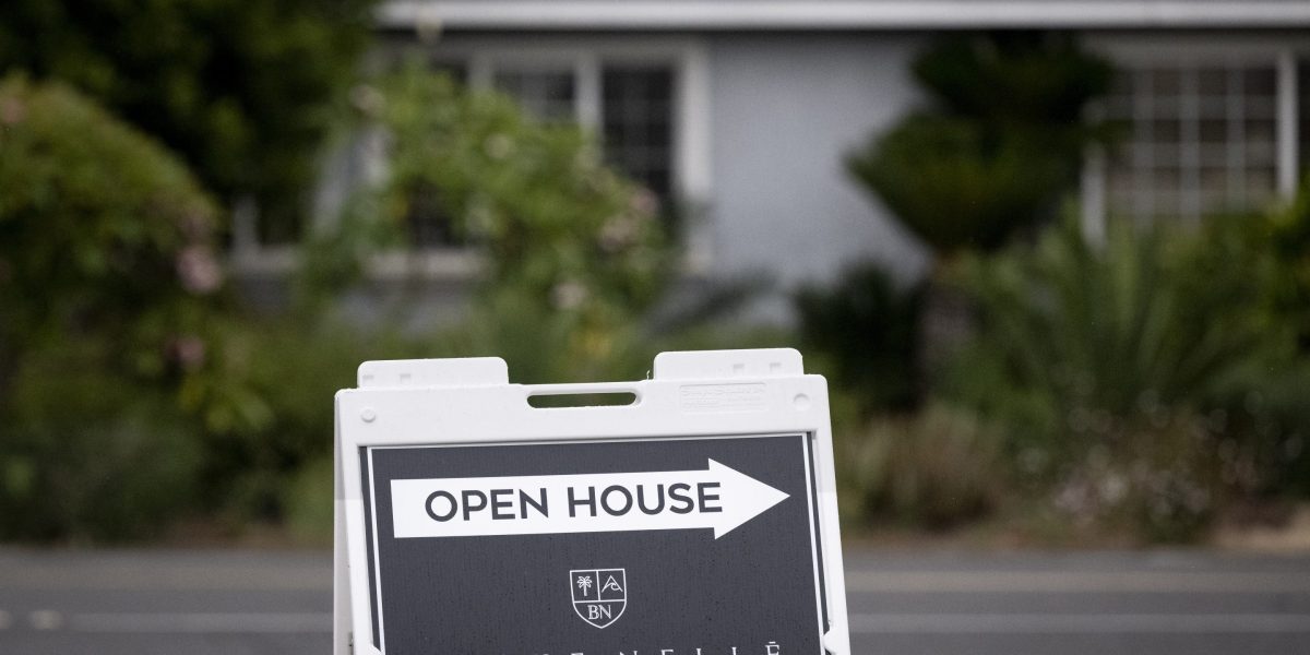 Featured image for "Shifting Real Estate Commission Rules: What Buyers and Sellers Need to Know"