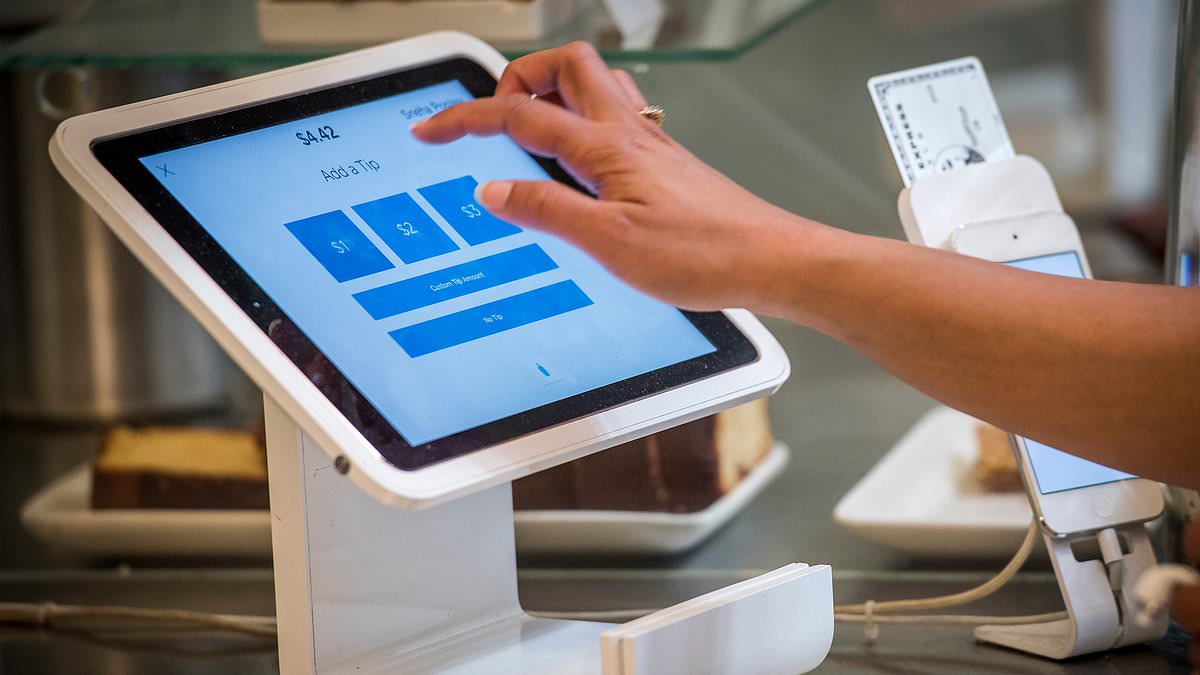 Featured image for Tipping Takes a Hit: Average Gratuity Plunges by 7%