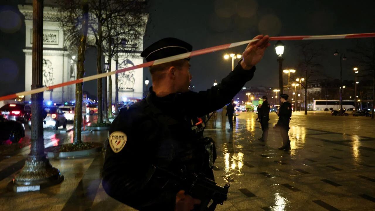 Arc de Triomphe Knife Attack Ends With Suspect Dead After Police Shootout