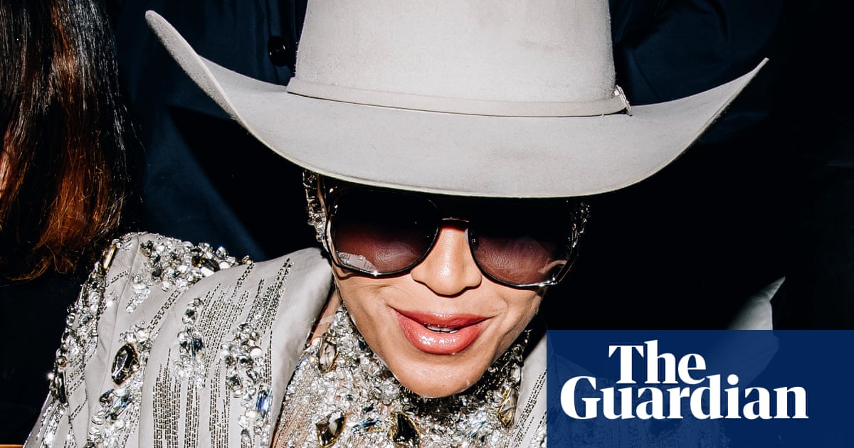 Featured image for "Beyoncé Makes History as First Black Woman to Top UK and Billboard Country Charts with 'Texas Hold 'Em'"