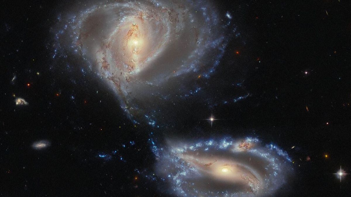 "AI Uncovers Hidden Clues to Galactic Evolution in 100+ Galaxies"