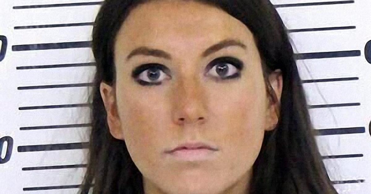 "Iowa Woman Avoids Prison for Fake Cancer Claims, Ordered to Repay Donors"