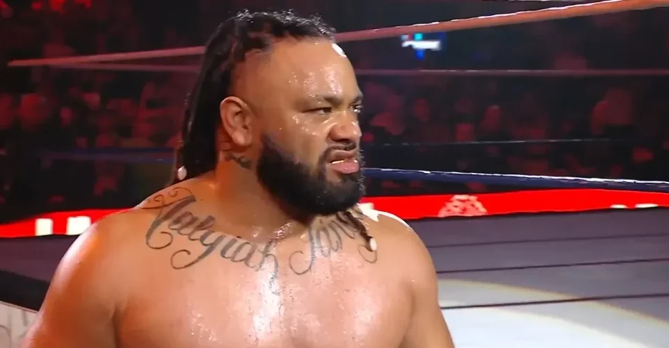 Rhodes or Fatu Eye Elimination Chamber Bid as SmackDown Sets Triple-Threat Qualifier