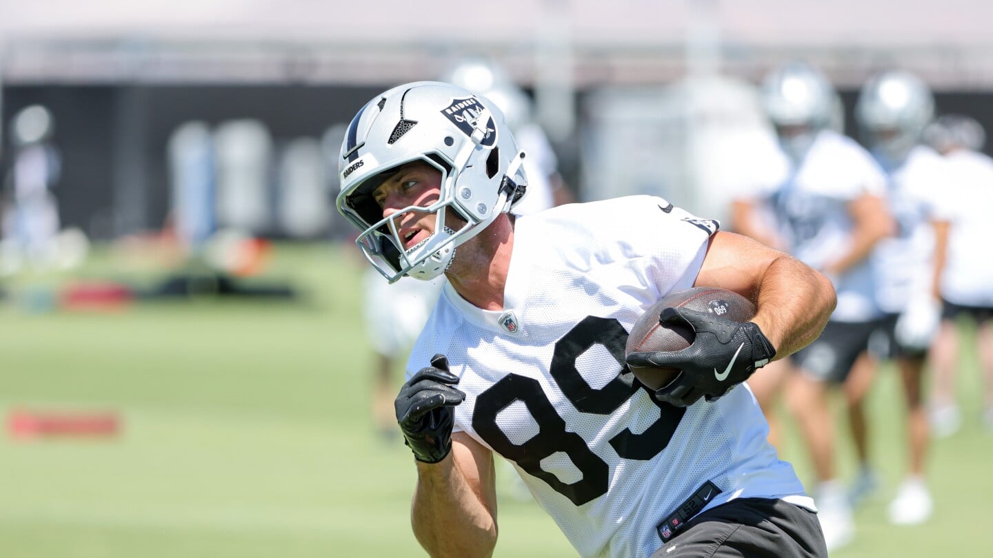 Featured image for Brock Bowers Questionable for Monday Night Game vs. Chargers