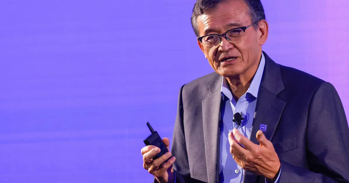 Featured image for Intel in Early Talks to Add AMD as Foundry Customer