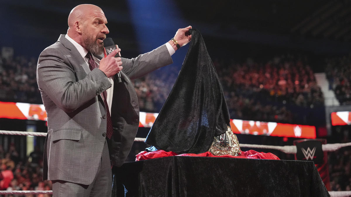 "Insider Reveals Reason for SmackDown's Inclusion in WWE World Heavyweight Championship Tournament"