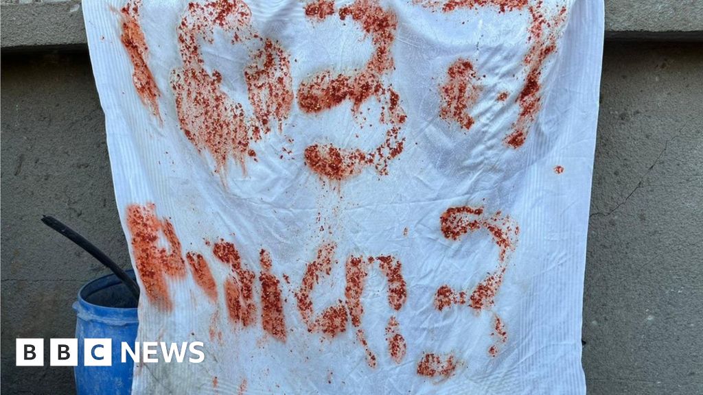 "Israel-Gaza Crisis: Hostages' SOS Sign Exposes Humanitarian Crisis and Weakens Netanyahu's Power"