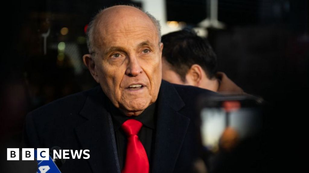 Featured image for Trump pardons Giuliani and others in 2020 election overturn cases