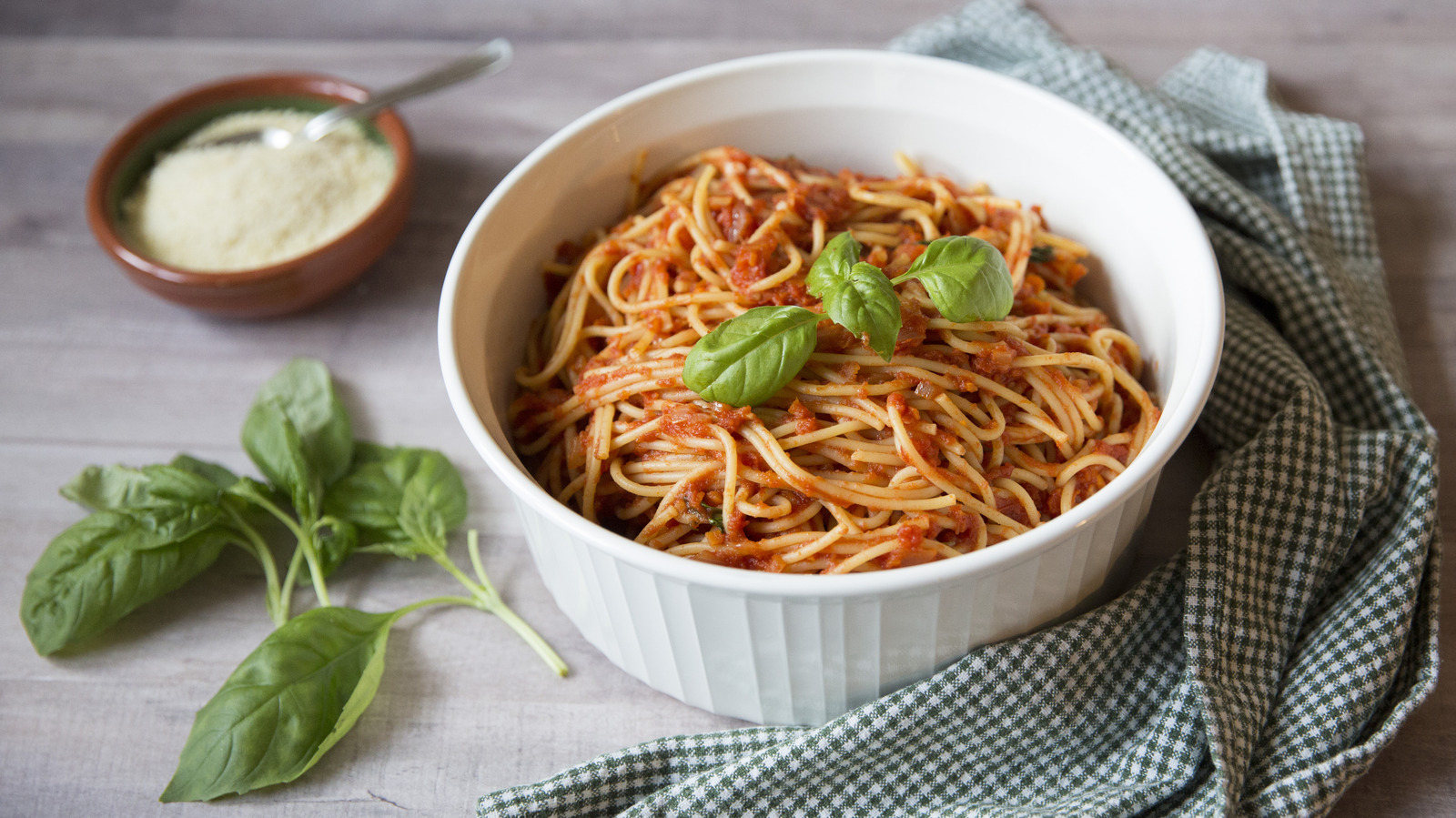 Featured image for "Authentic Italian Sunday Sauce: A Recipe Worth Savoring"