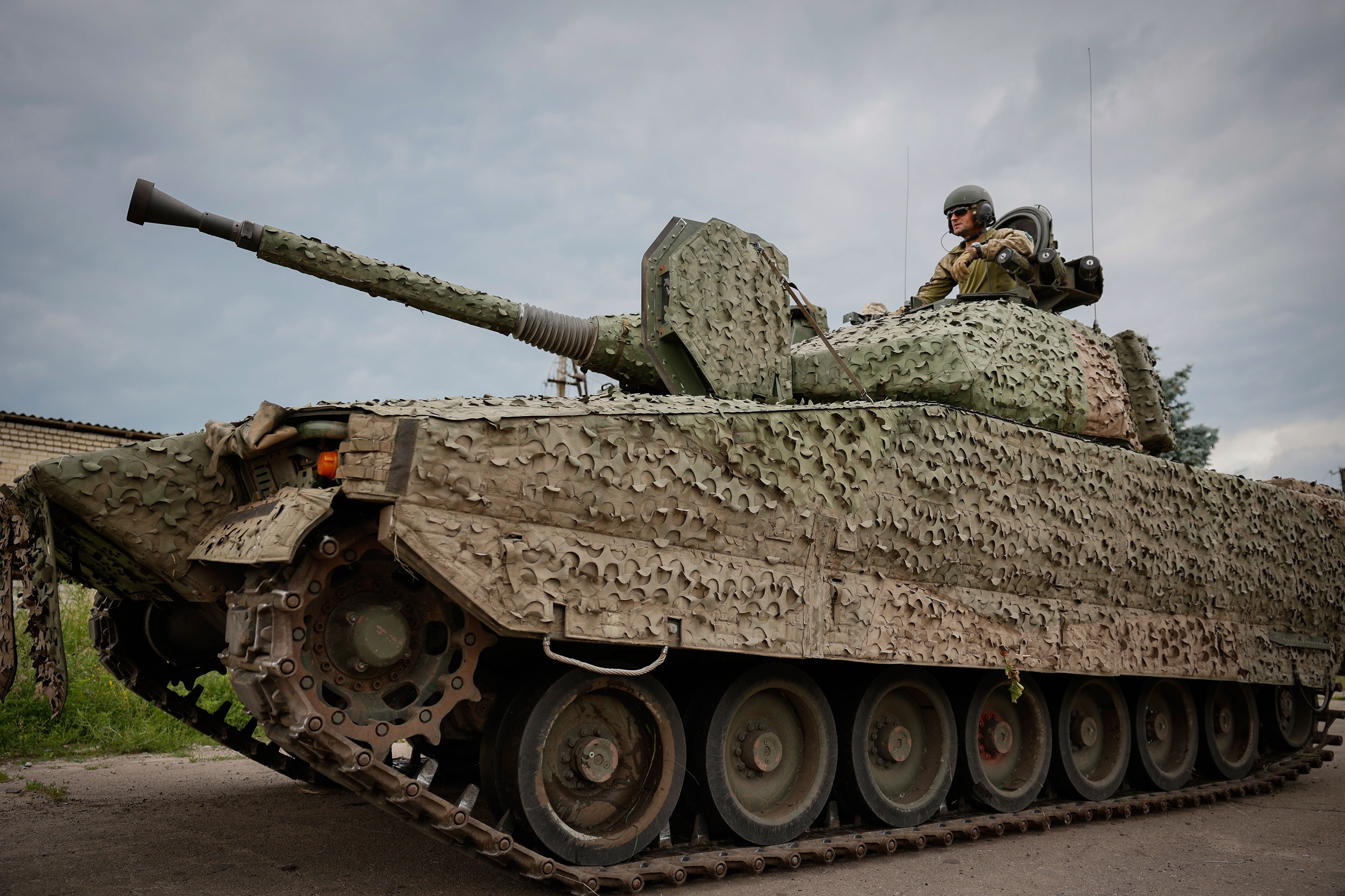 Ceasefire reached after chemical attack on Ukrainian positions.
