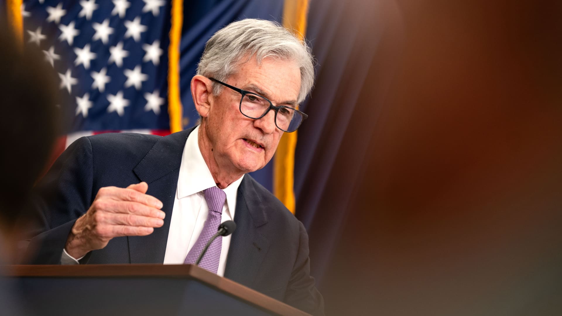 Fed Set for Rate Cut Amid Cautious Outlook for 2024