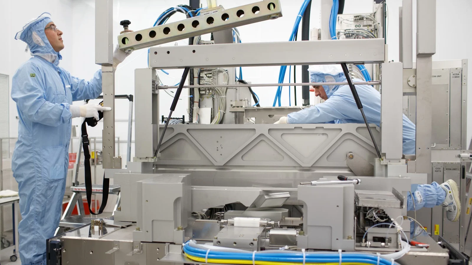 5 Stocks to Watch: AI Plays, Regional Banks, and Homebuilders with Potential for Big Gains