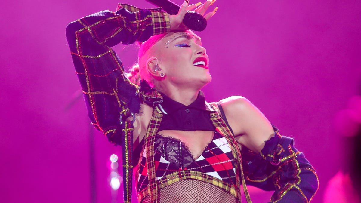 "Gwen Stefani and No Doubt Join Olivia Rodrigo for Epic Coachella Performance of 'Bathwater'"
