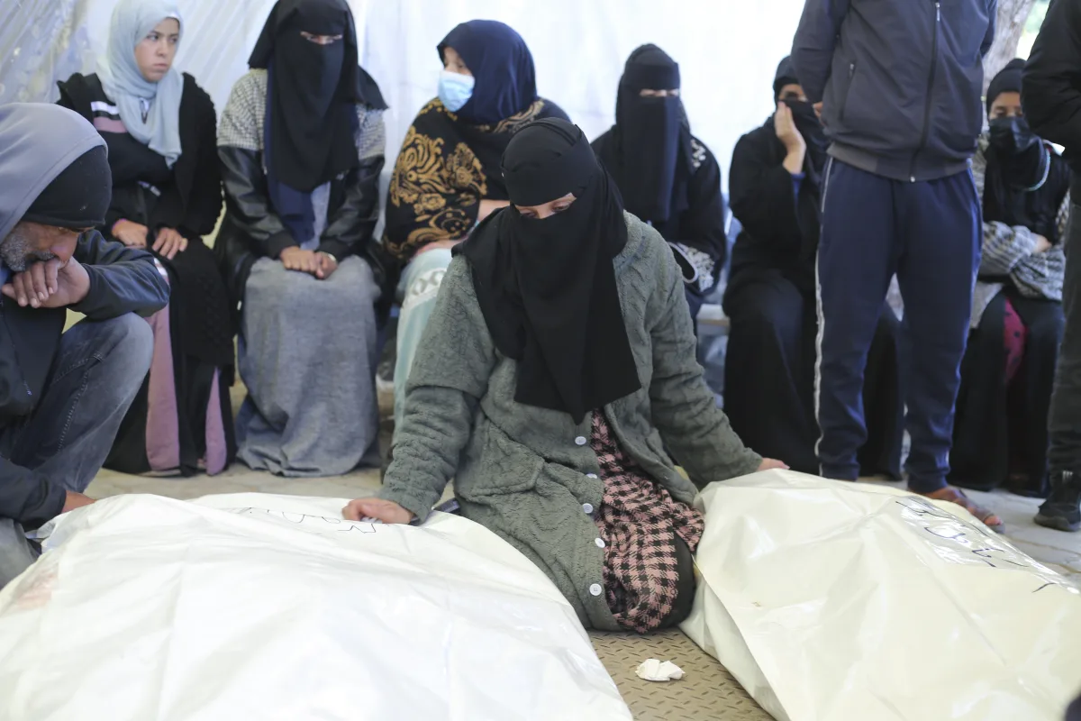 "Qatari Premier Warns of Massive Destruction in Gaza"