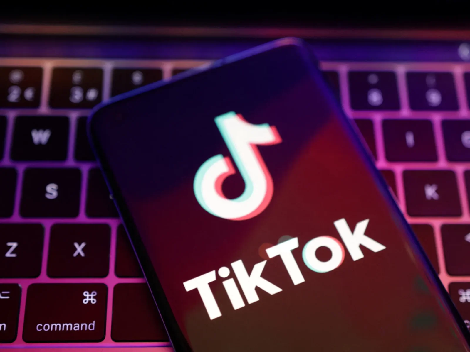 Featured image for Dutch Government Warns Against TikTok and Other Chinese Apps for Staff.