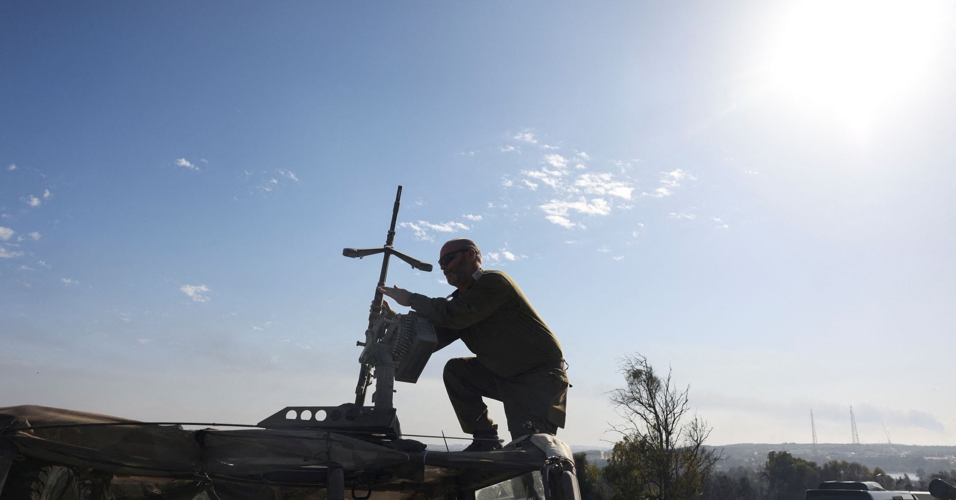 "Gaza Death Toll Climbs to 25,000 in Ongoing Israeli Strikes"