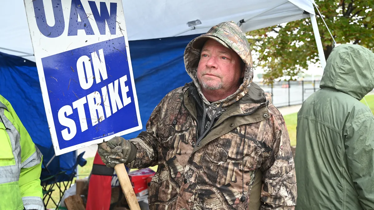 Featured image for UAW Strikers Brave Rain and Burnout, Vow to Persist