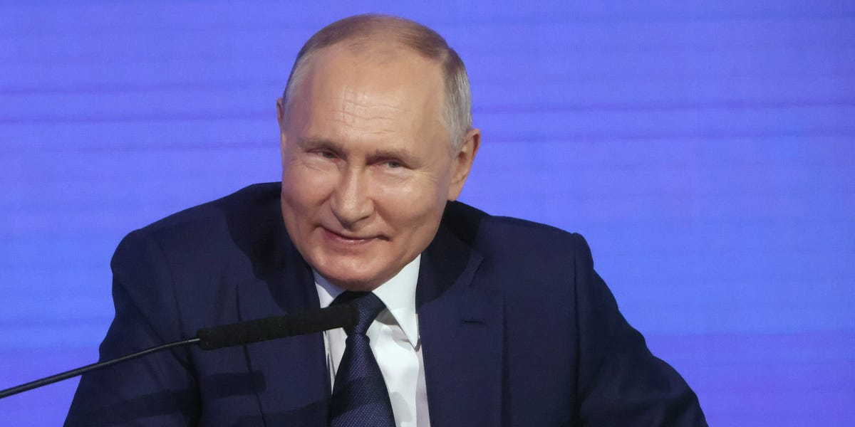 "Ukraine Aid Blocked, Russia Gains Advantage as Congress Debates Funding"