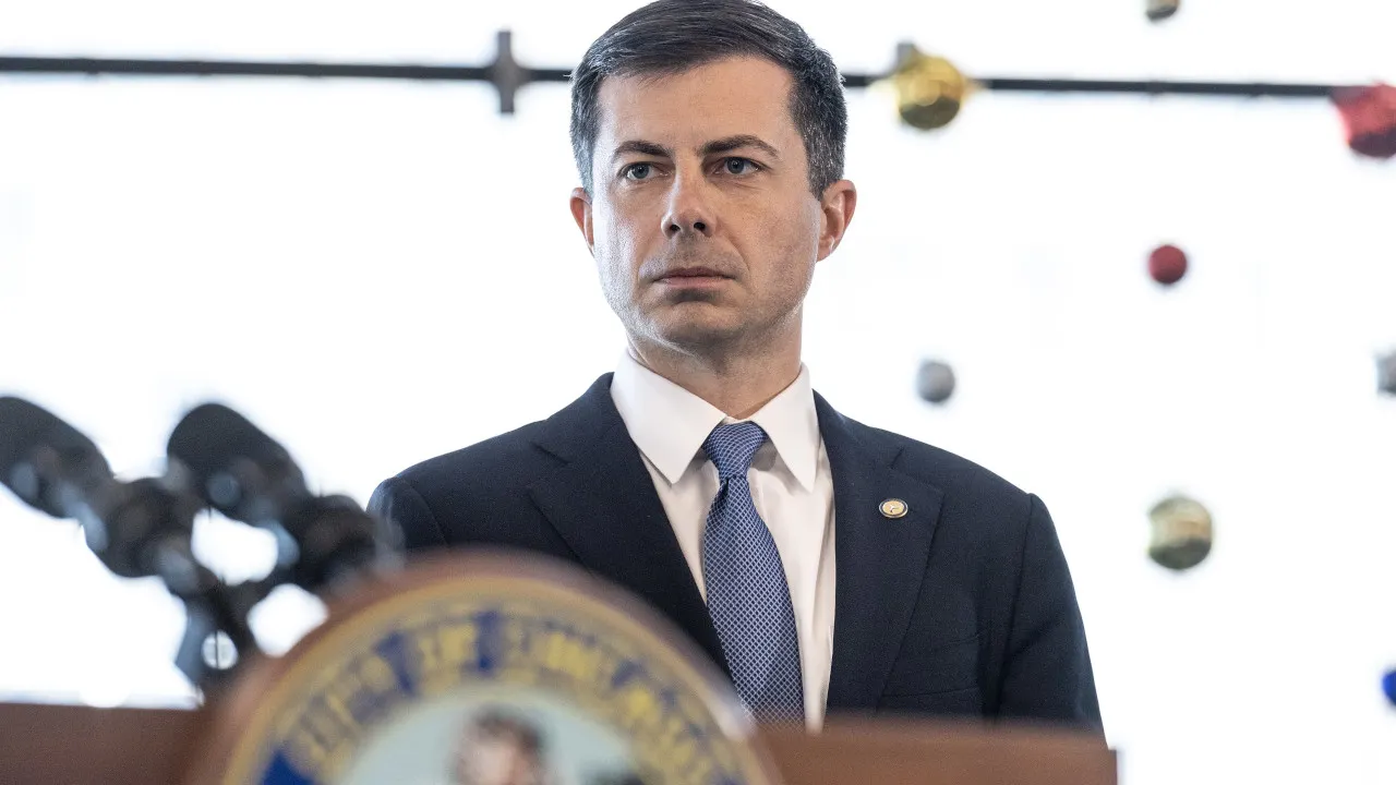 Biden and Buttigieg propose airline compensation crackdown.