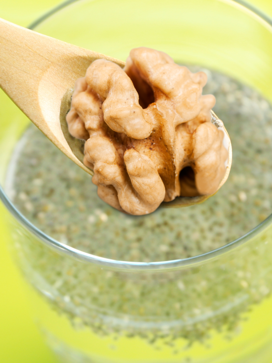 Featured image for "Top Health Benefits of Eating a Soaked Walnut Daily"