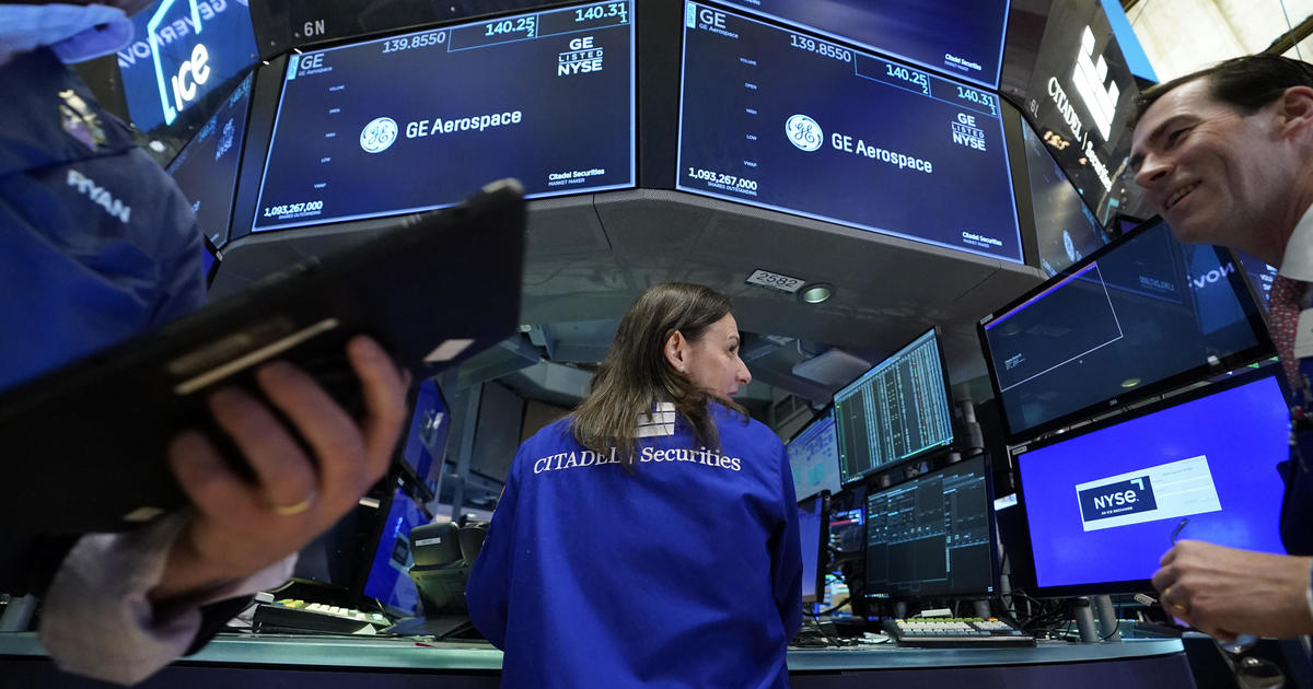 "Israeli Missile Strike on Iran Causes Oil Prices to Fluctuate"