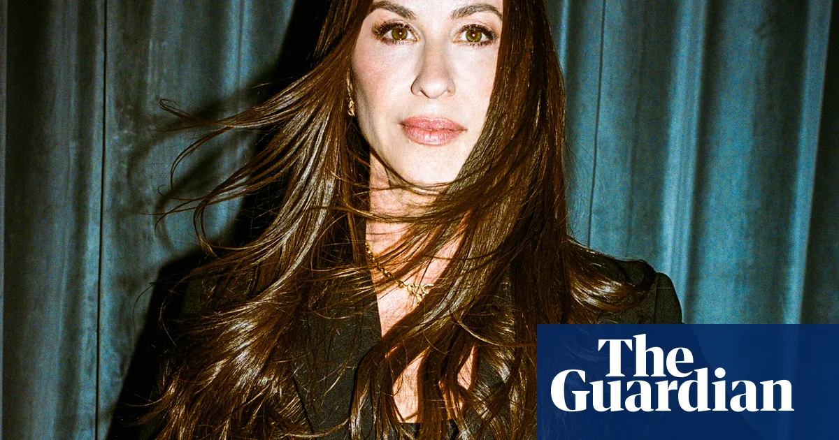 Featured image for Alanis Morissette on Addiction, Liberation, and the 90s Predatory Culture