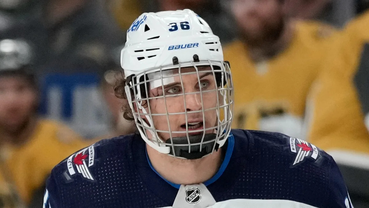Jets' Morgan Barron Returns to Game After Receiving 75 Stitches from Skate Cut to Face