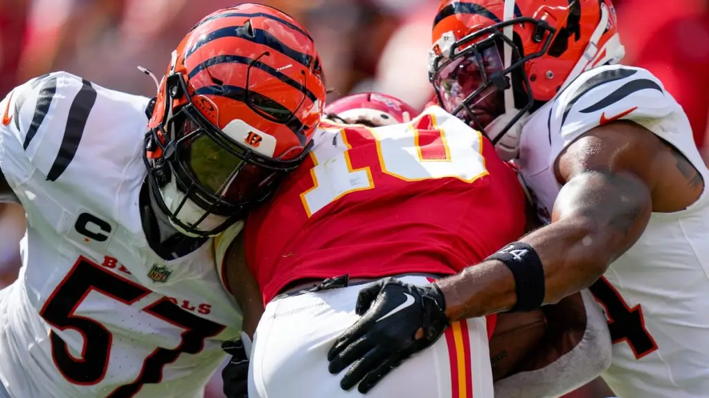 Featured image for Chiefs' Pacheco and Omenihu to Practice Ahead of Bills Clash