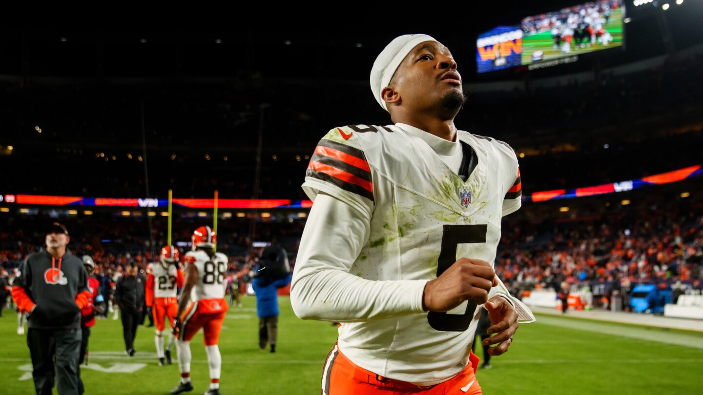 Broncos Edge Out Winston's Career Night Despite Costly Pick-Sixes