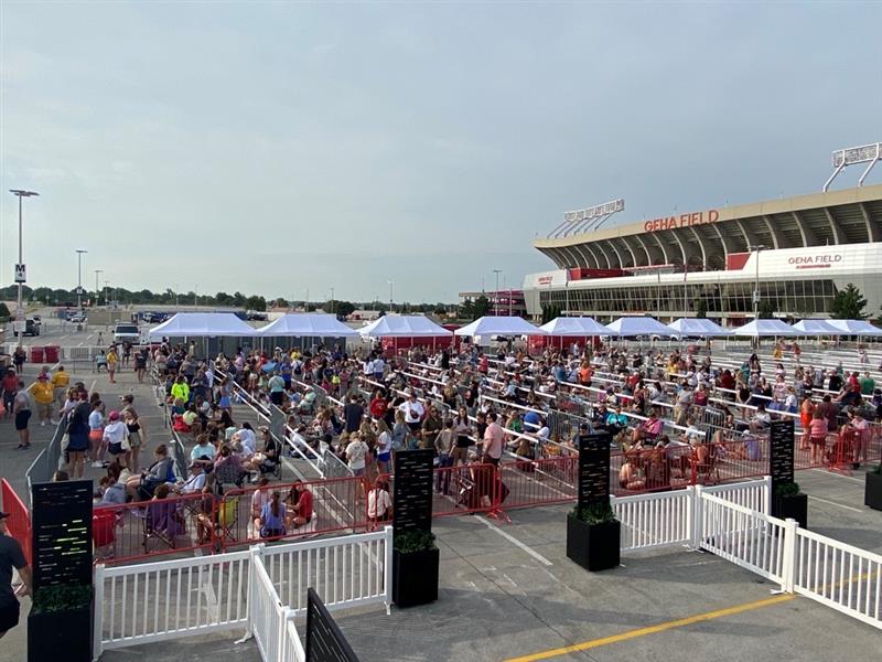 "Swifties Brave Long Lines for Exclusive Taylor Swift Merchandise"