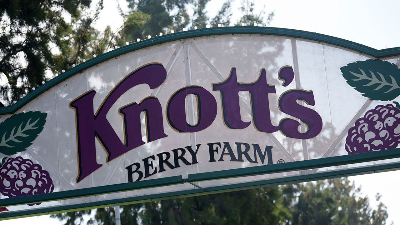 Featured image for "Smucker Discontinues Knott's Berry Farm Jams and Jellies in Stores"