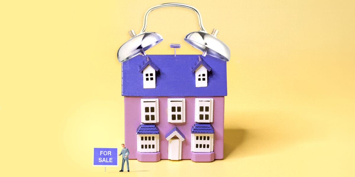 "When to Buy a Home: Expert Tips for Prospective Buyers"