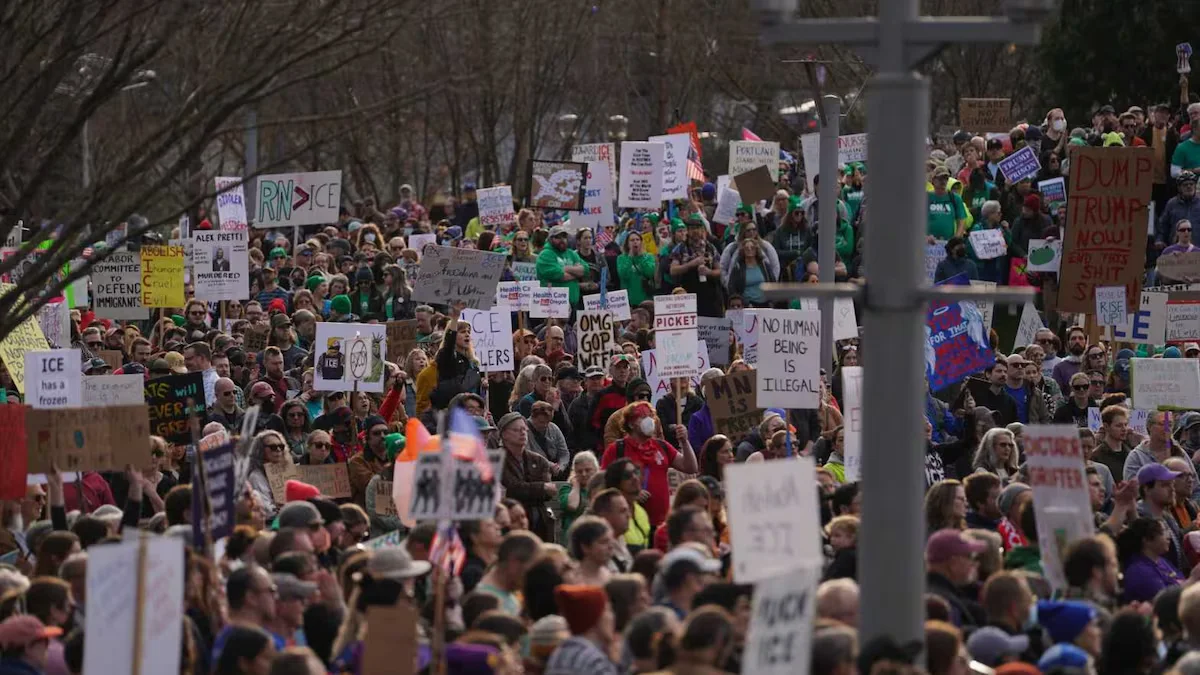 Portland unions stage massive march against ICE