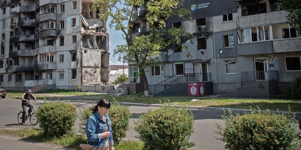 Ukraine's Deepening Poverty and Diminished Population: Challenges and Prospects