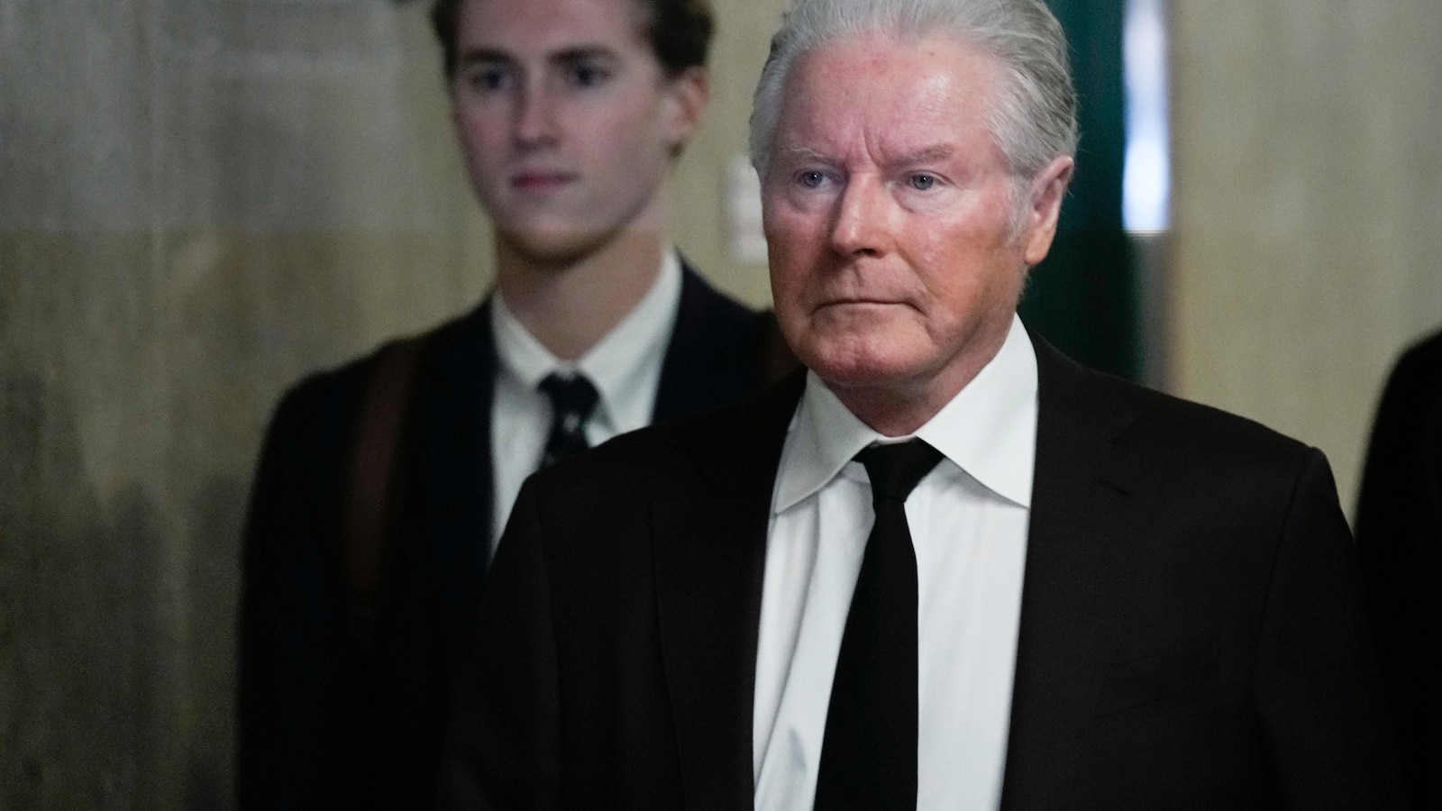 Featured image for Don Henley Testifies in 'Hotel California' Lyrics Trial