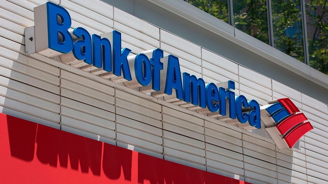 Featured image for Bank of America Raises Minimum Wage to $23 an Hour