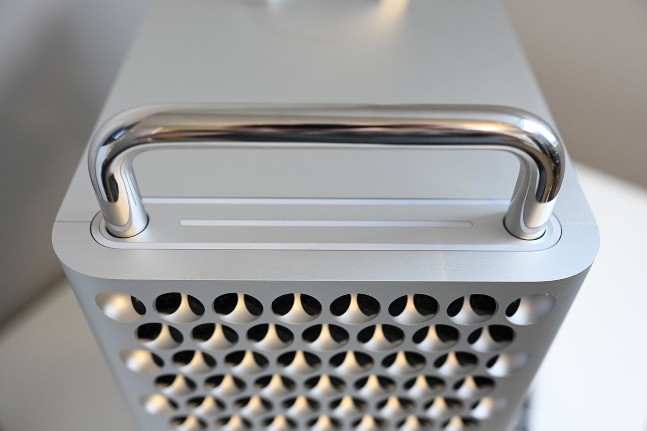 Featured image for "Mac Pro's Future Uncertain Amidst Apple Silicon Launch Mishap"