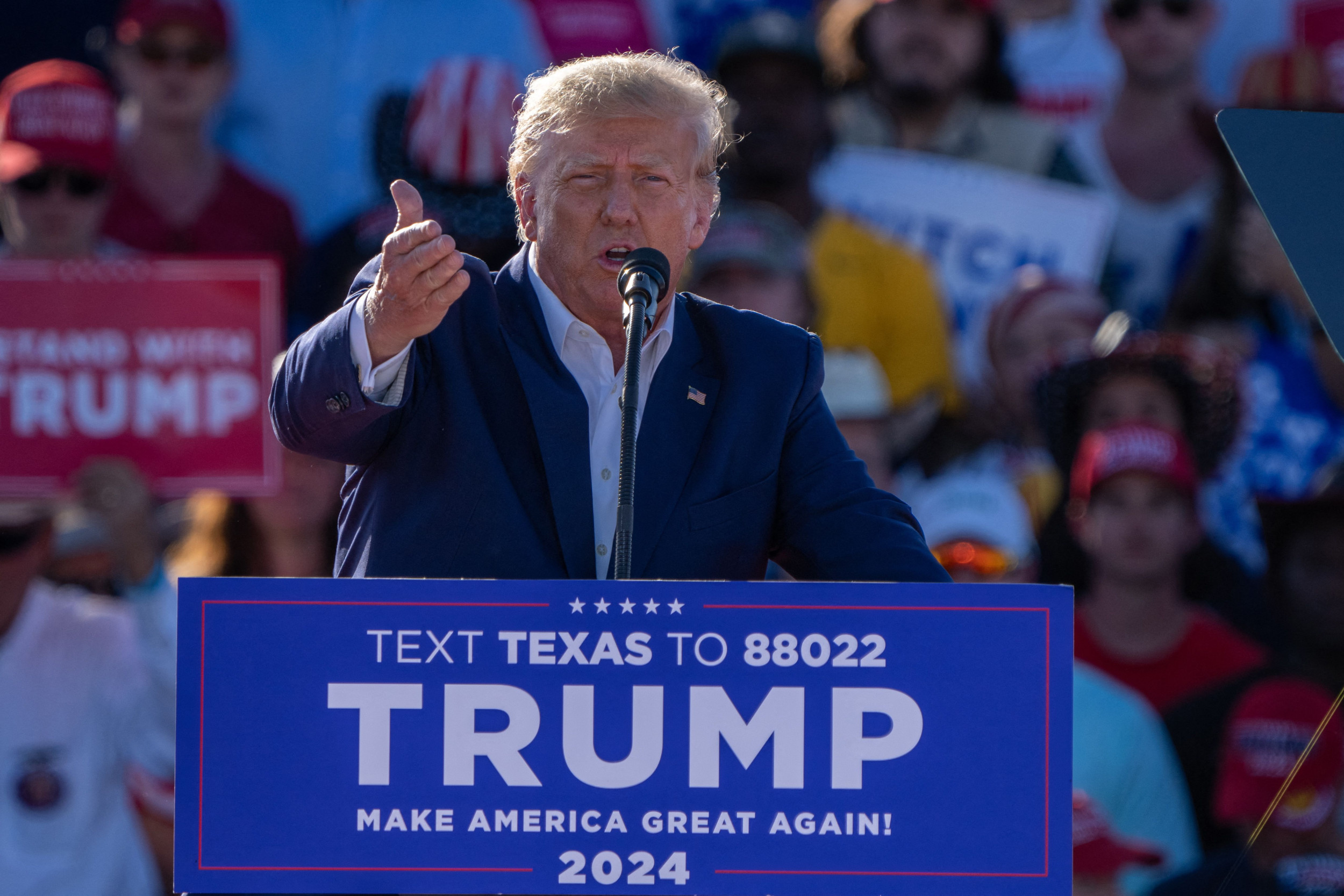 Poll: Majority of Americans Believe Criminal Charges Should Disqualify Trump from Running Again.