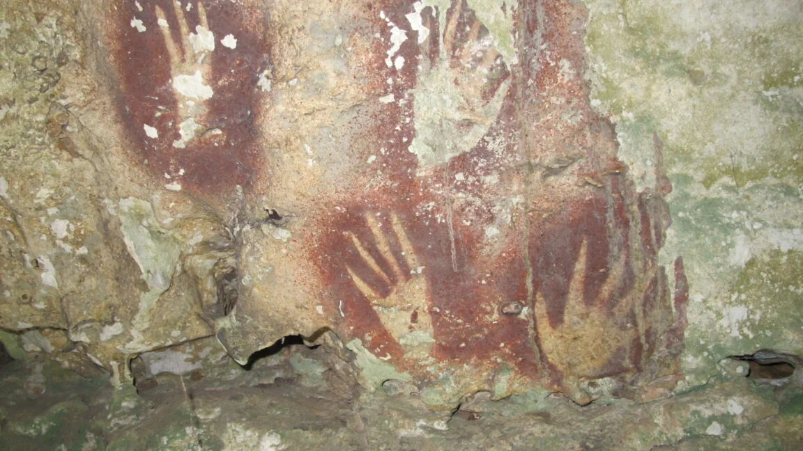 67,800-Year-Old Hand Stencil Is World's Oldest Art, Redrawing Humans' Path to Australia