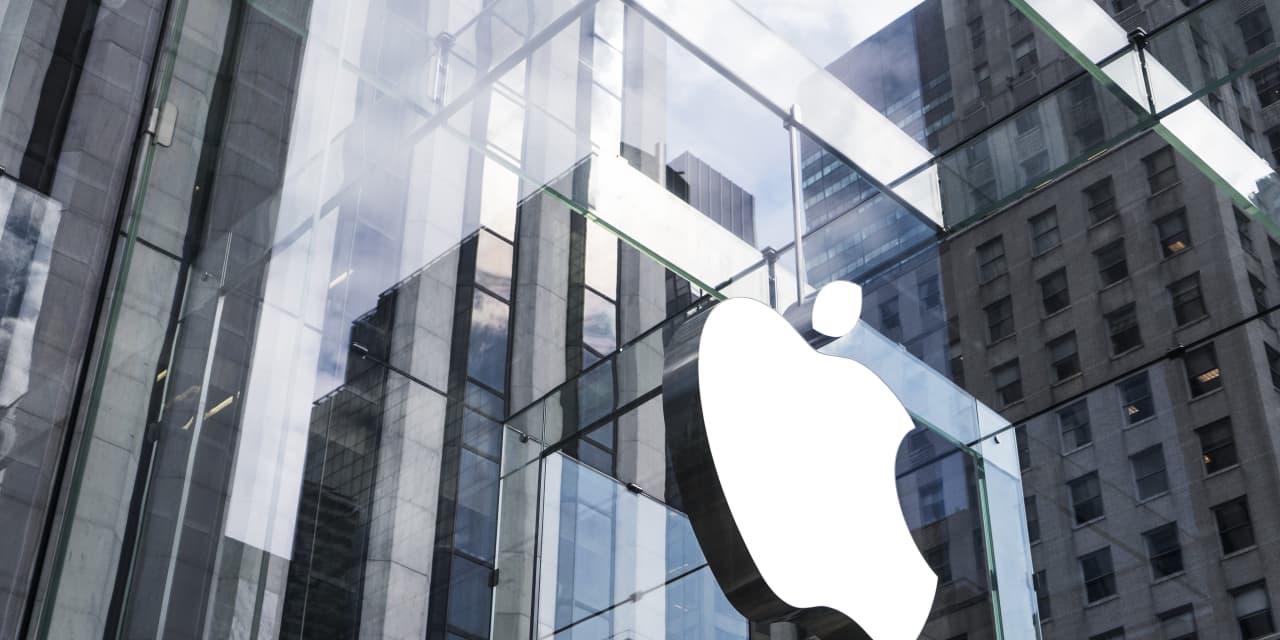 "Apple's Q1 Earnings: Breaking Down the China iPhone Sales and Stock Valuation"