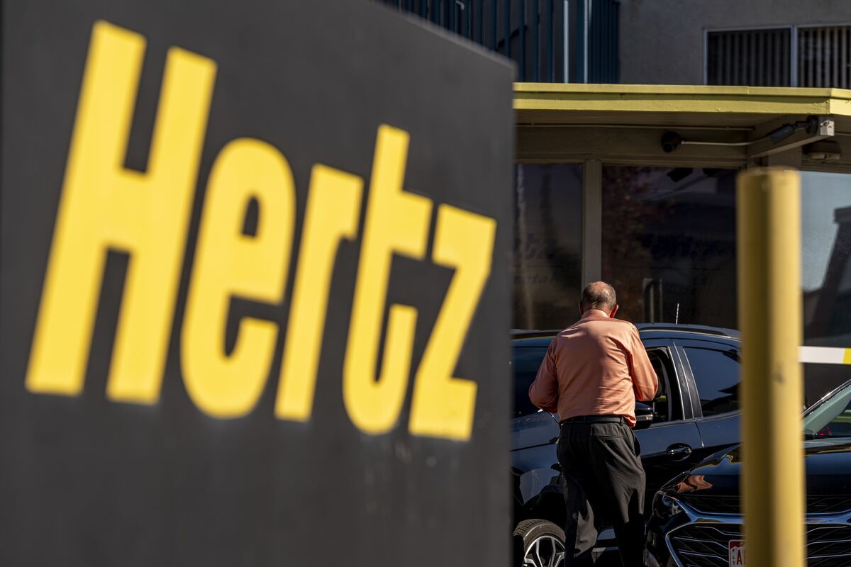 Featured image for Hertz's Electric Vehicle Dumping Signals Shift Away from EVs
