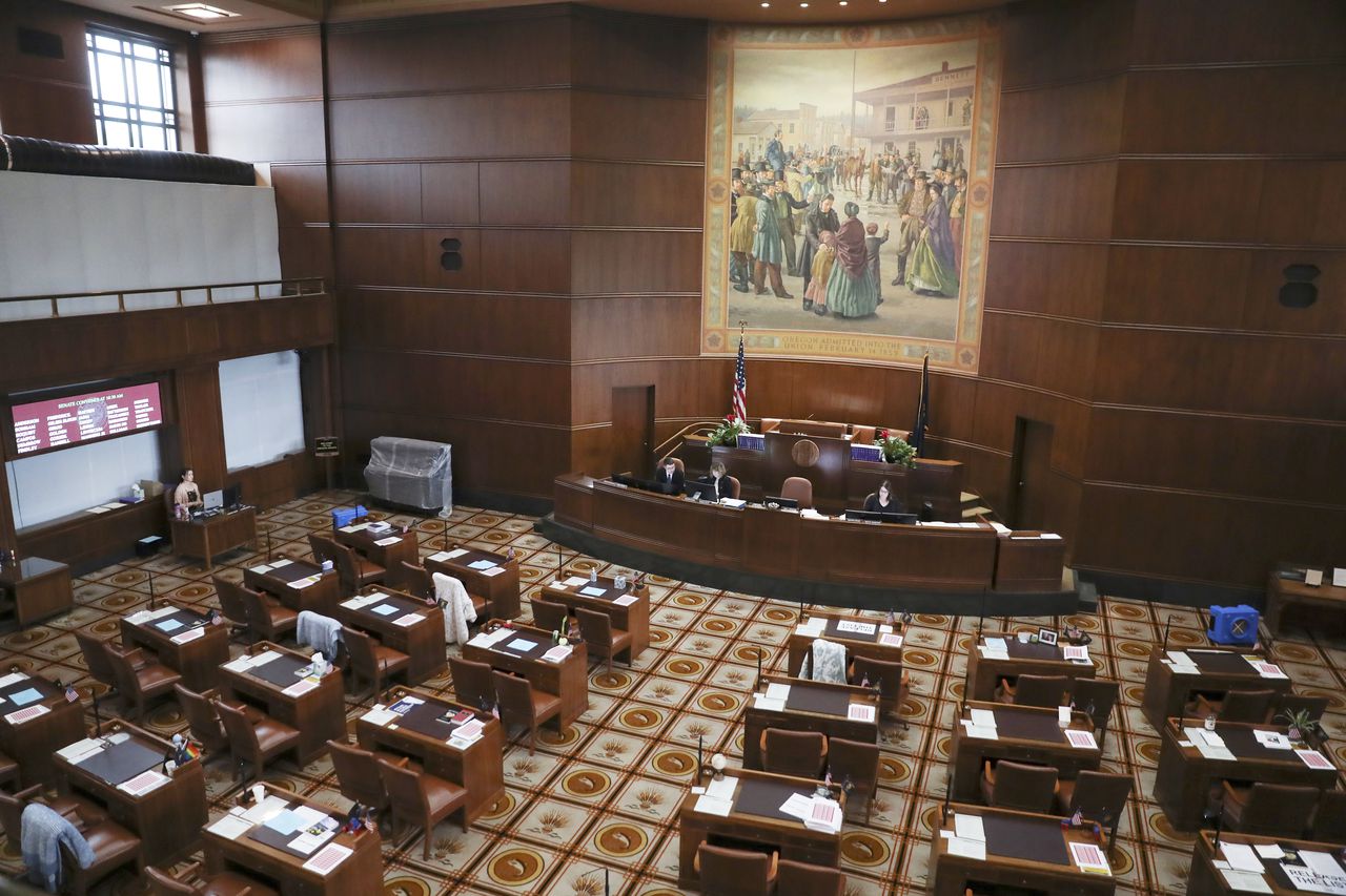 Featured image for "Oregon Supreme Court Ruling Bars 10 GOP Senators from Seeking Reelection After Walkout"