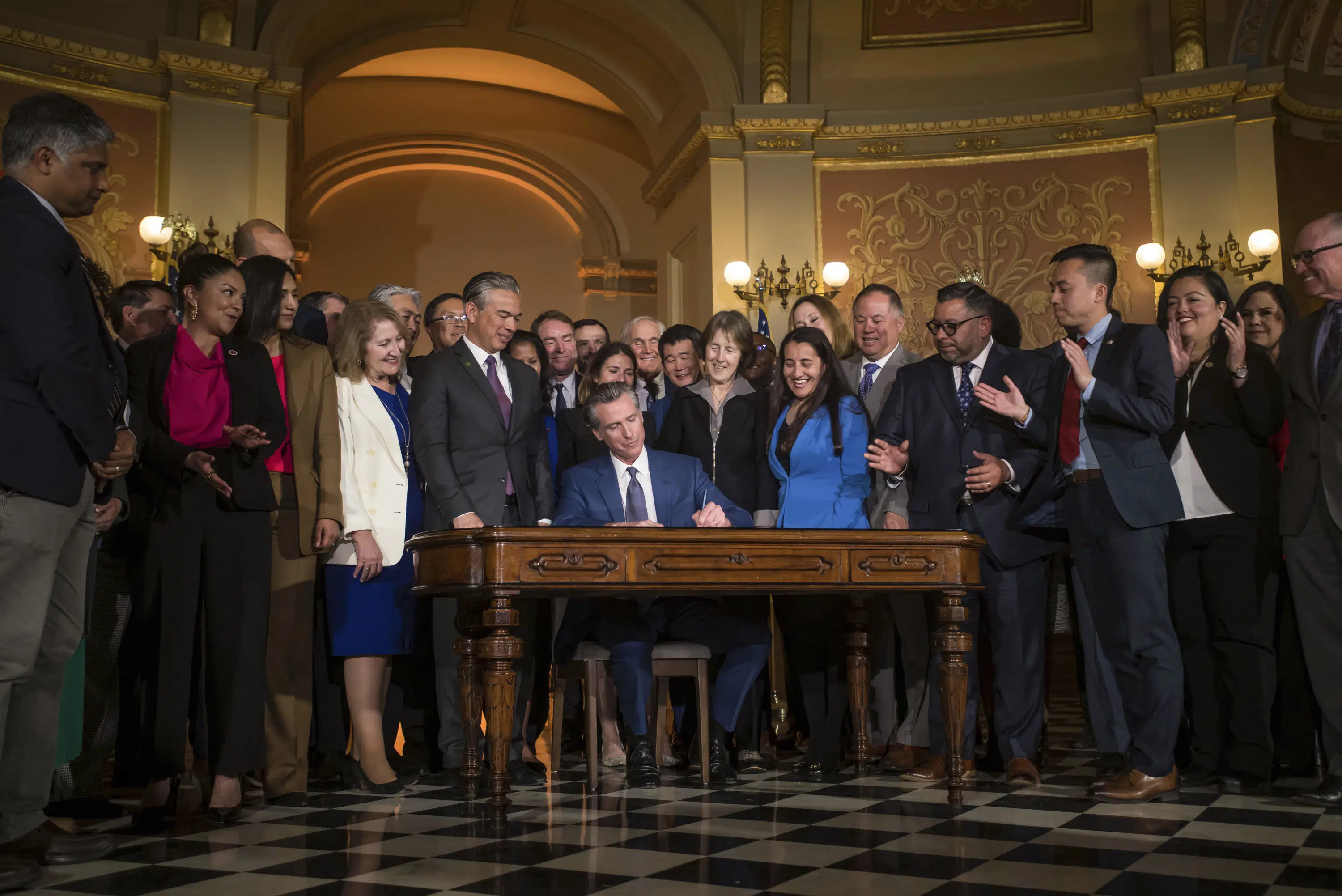 California Passes Law to Penalize High Gas Prices and Limit Oil Industry Profits