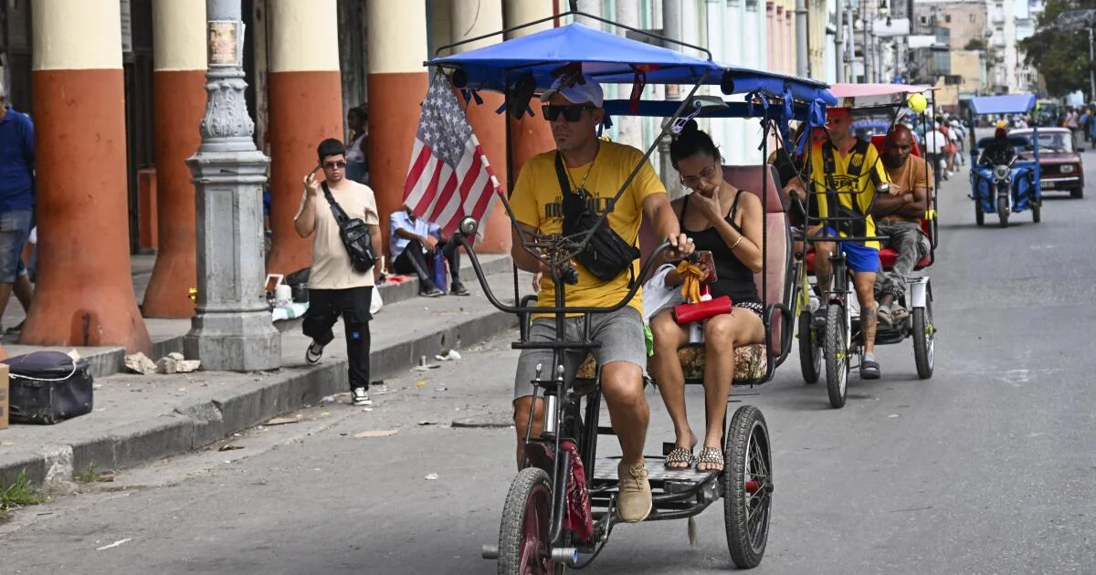 Cuba negotiates with Washington as oil shortage tests revolutionary resolve