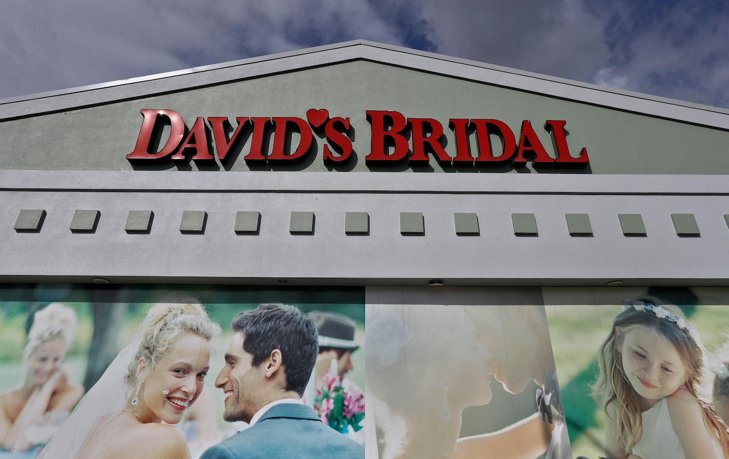 Featured image for "David's Bridal bankruptcy: What it means for your orders and the company's future"