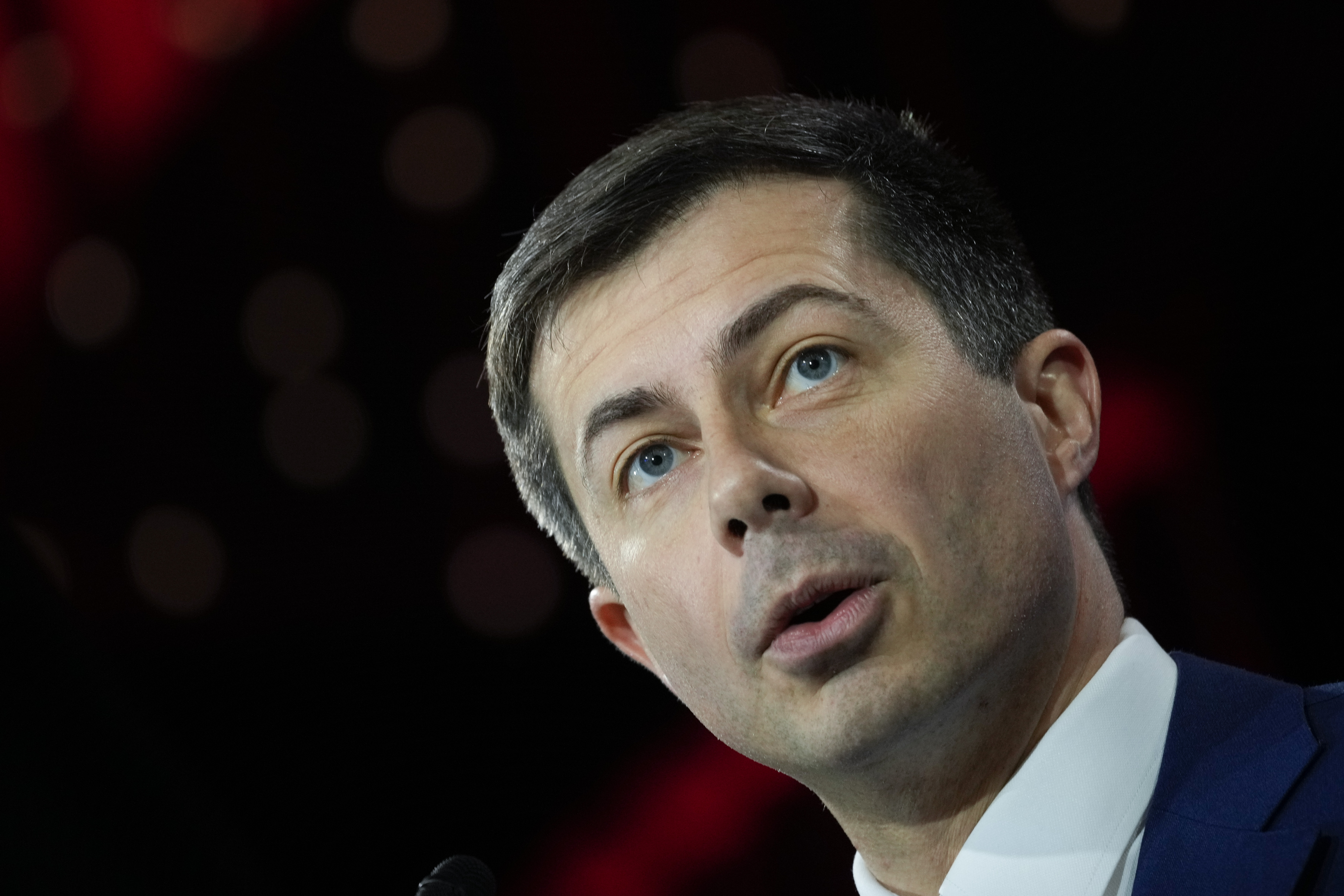 Featured image for FAA and Buttigieg address rise in airline close calls.